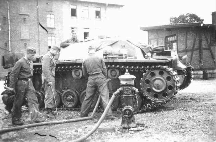 stug3a.jpg (43879 octets)